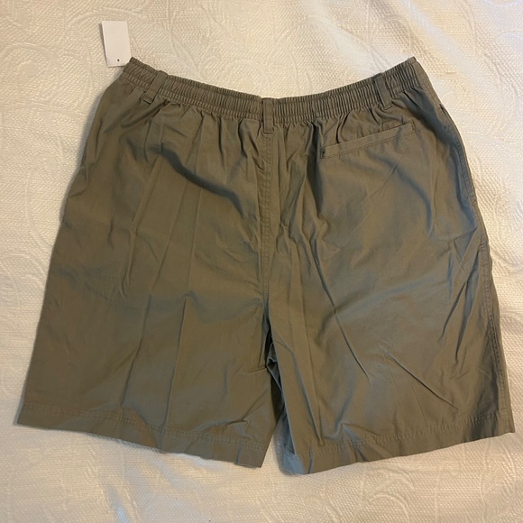 NWT | Men’s Bog Dogs Green Drawstring Shorts | Size XL - Picture 2 of 8
